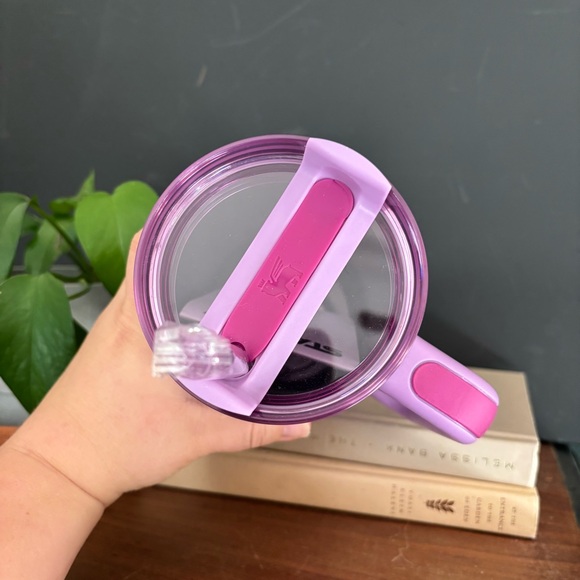 Stanley x Olivia Rodrigo Quencher H2.0 Flowstate Tumbler | 40oz - IN HAND * - Picture 4 of 8